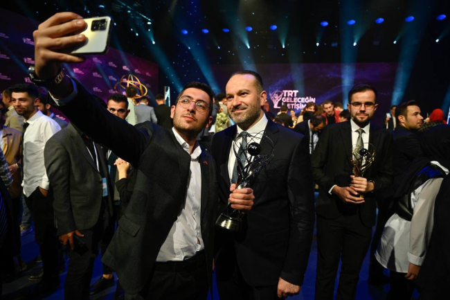 TRT Geleceğin İletişimcileri Yarışması’nda  ödüller sahiplerini buldu